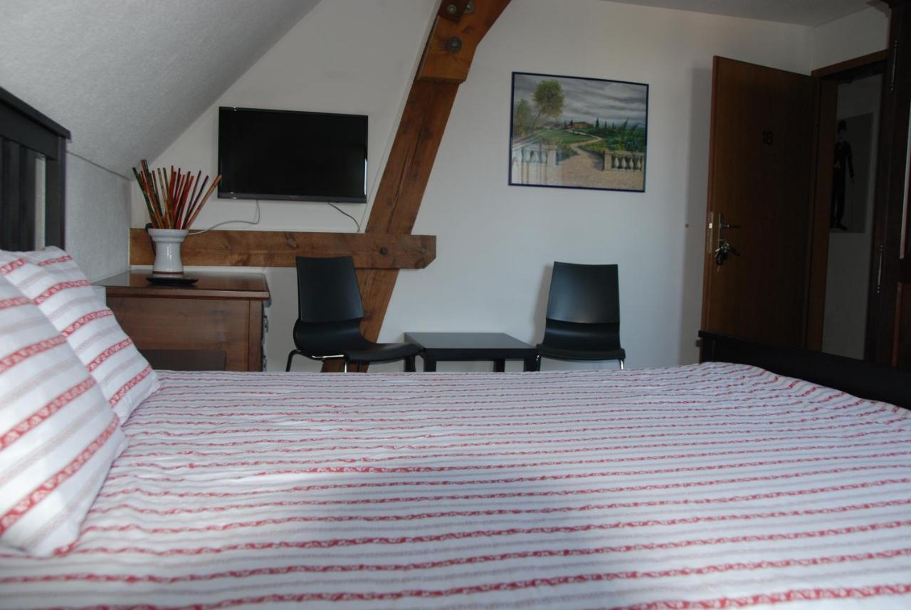 Hotel Restaurant Pizzeria Rotes Haus Munsterlingen Room photo